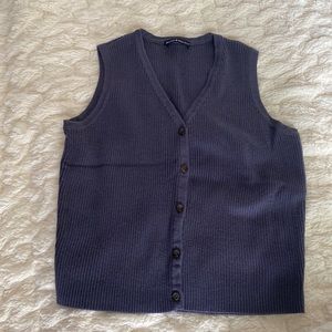 Sweater Vest from Brandy Melville grey ish in color and in perfect condition
